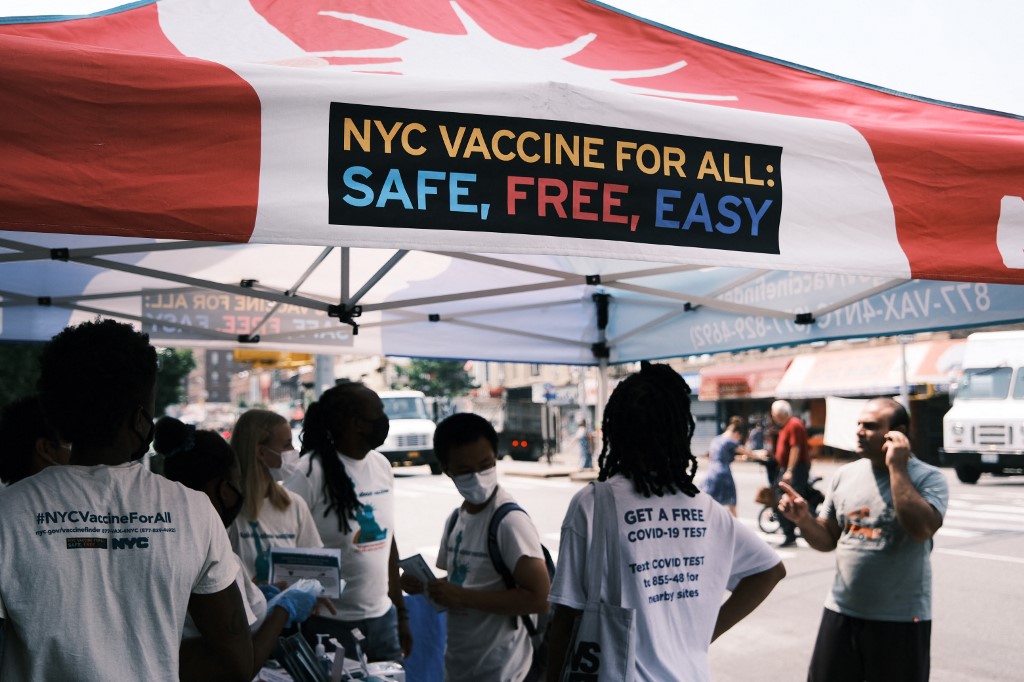 La campaña de vacunación en Nueva York continúa. | AFP