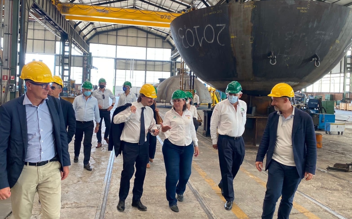 Rocío Nahle visitó los talleres de la empresa Belleli Energy en Mantua, Italia, en los cuales se fabrican los reactores químicos para la refinería. ES