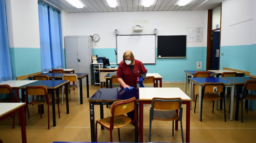 La medida para las escuelas de Italia aún está siendo analizada. | Archivo, Reuters