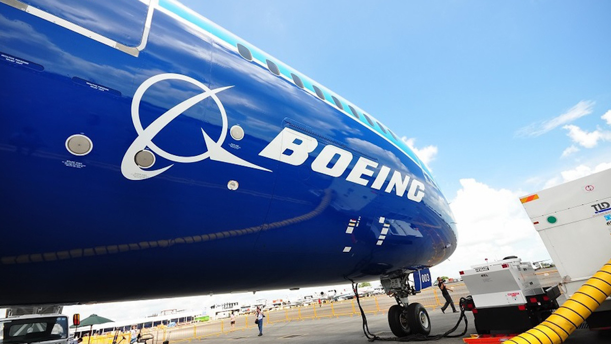 Boeing obtiene su primera ganancia en casi dos años, impulsado por entregas del 737 MAX