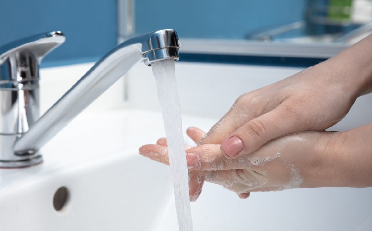 Lavado de manos, agua potable. (Especial)