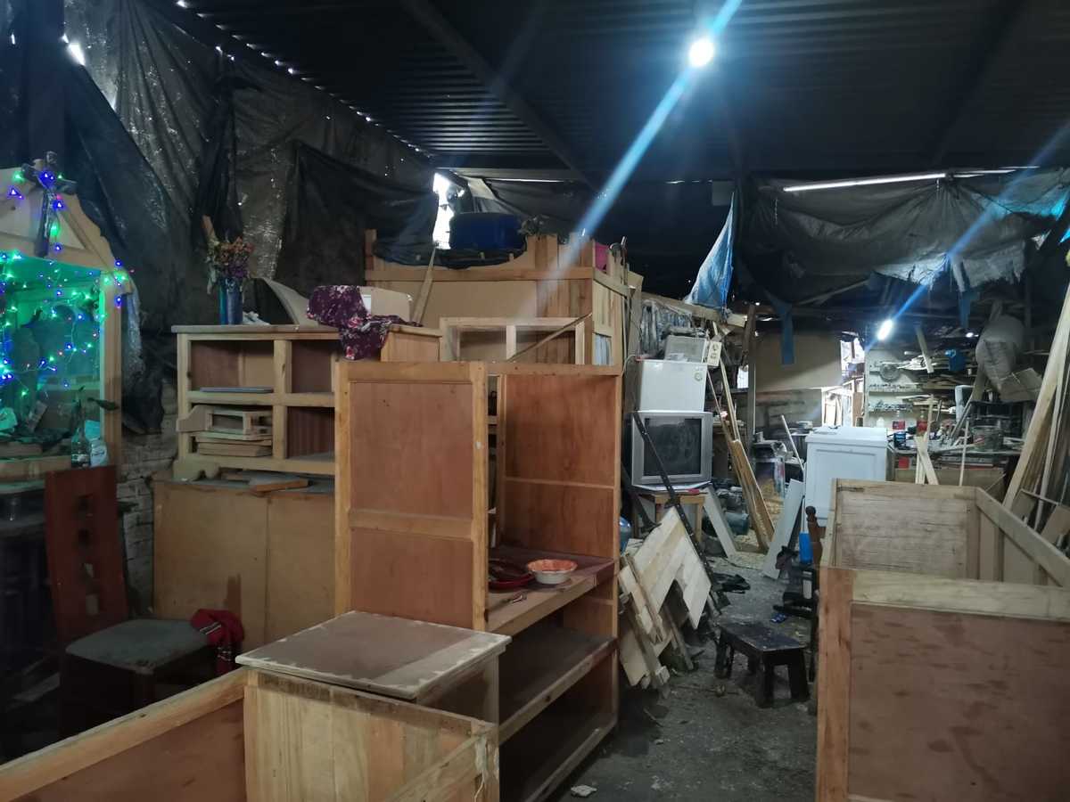 Miguel perdió cosas de su casa y de su taller. (Diana Barajas)