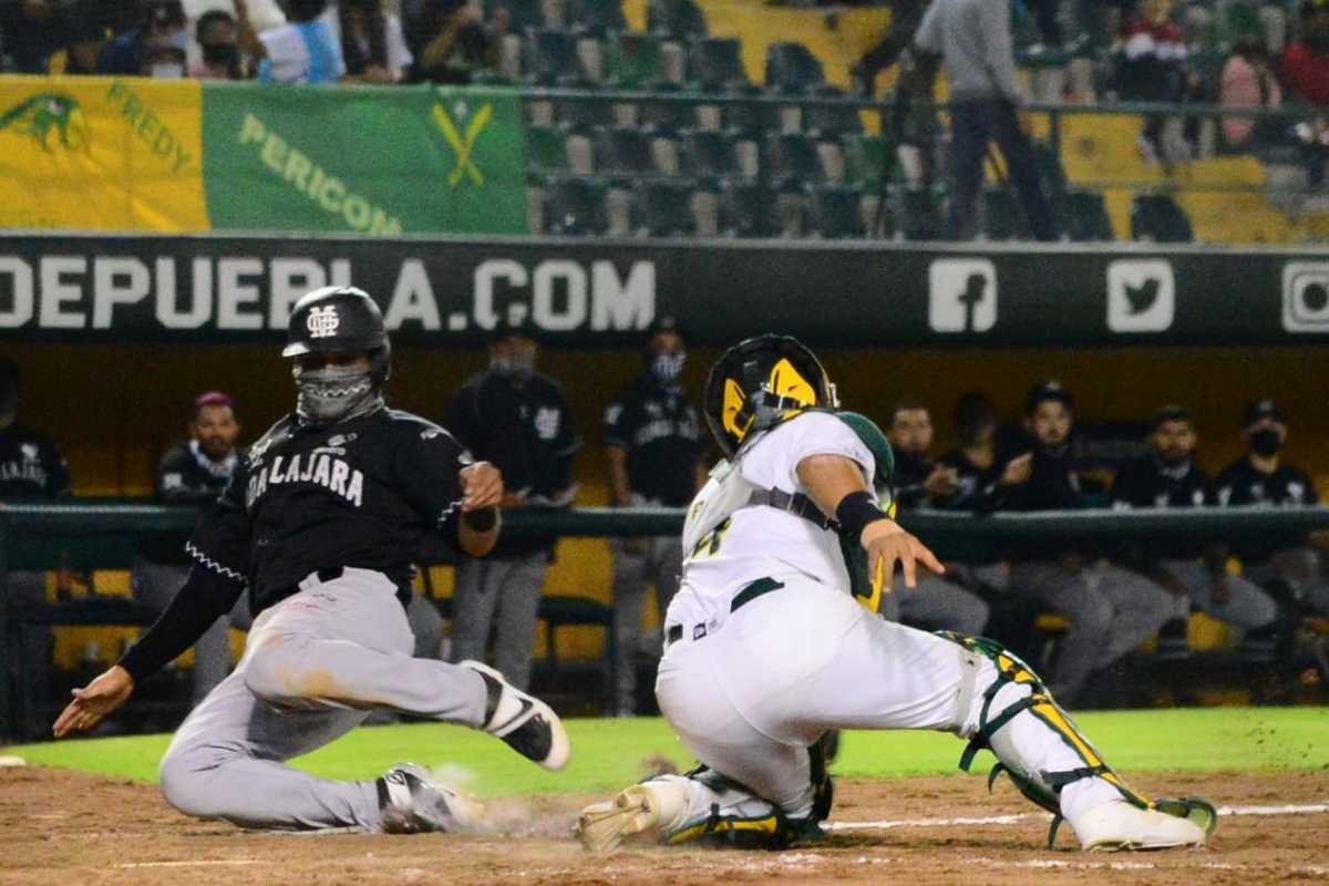 Pericos explota y derrota a Mariachis 16 por 11 | Especial