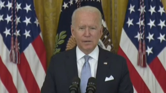 Biden llama a estadunidenses a vacunarse contra covid-19; “hay suficientes”, asegura