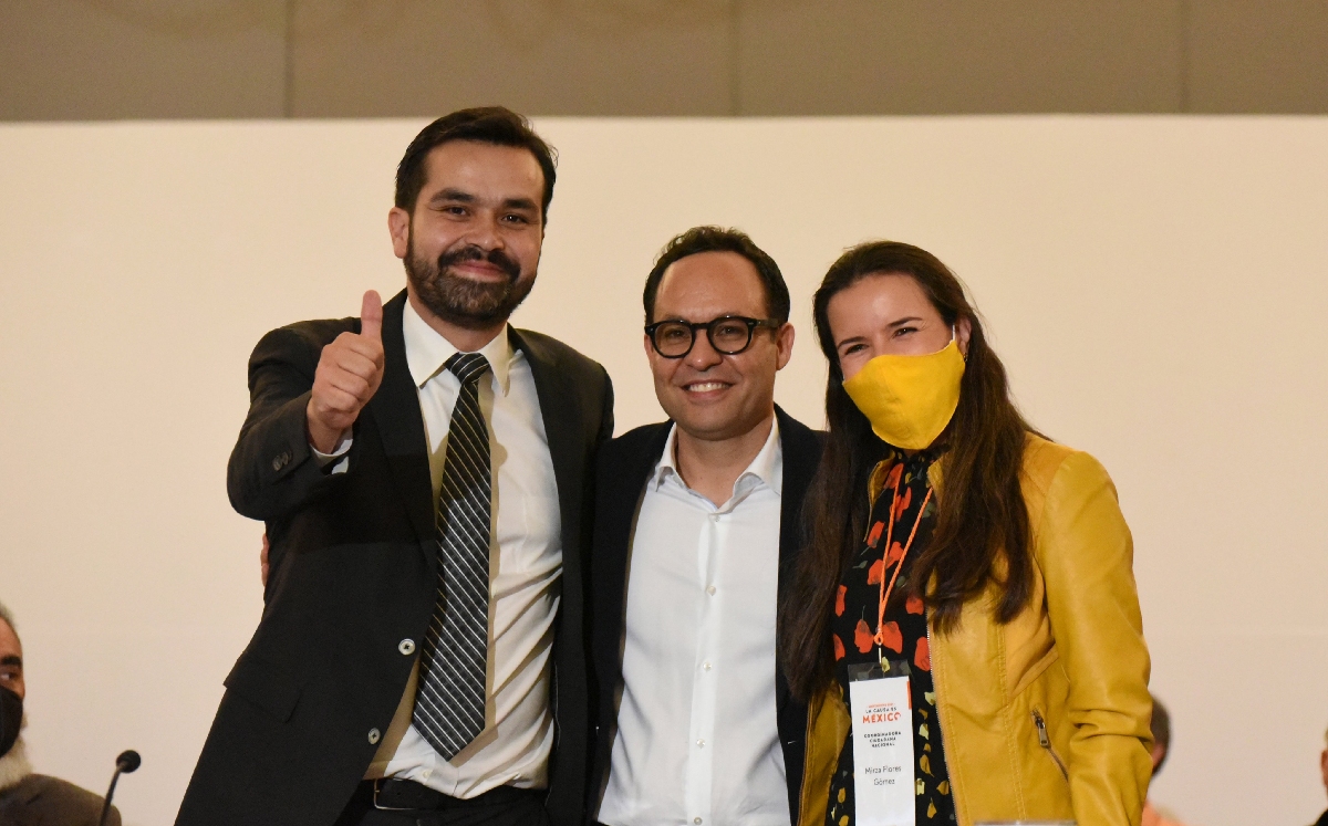 El líder emecista junto a los nuevos coordinadores y vicecoordinadores. (@ClementeCH)
