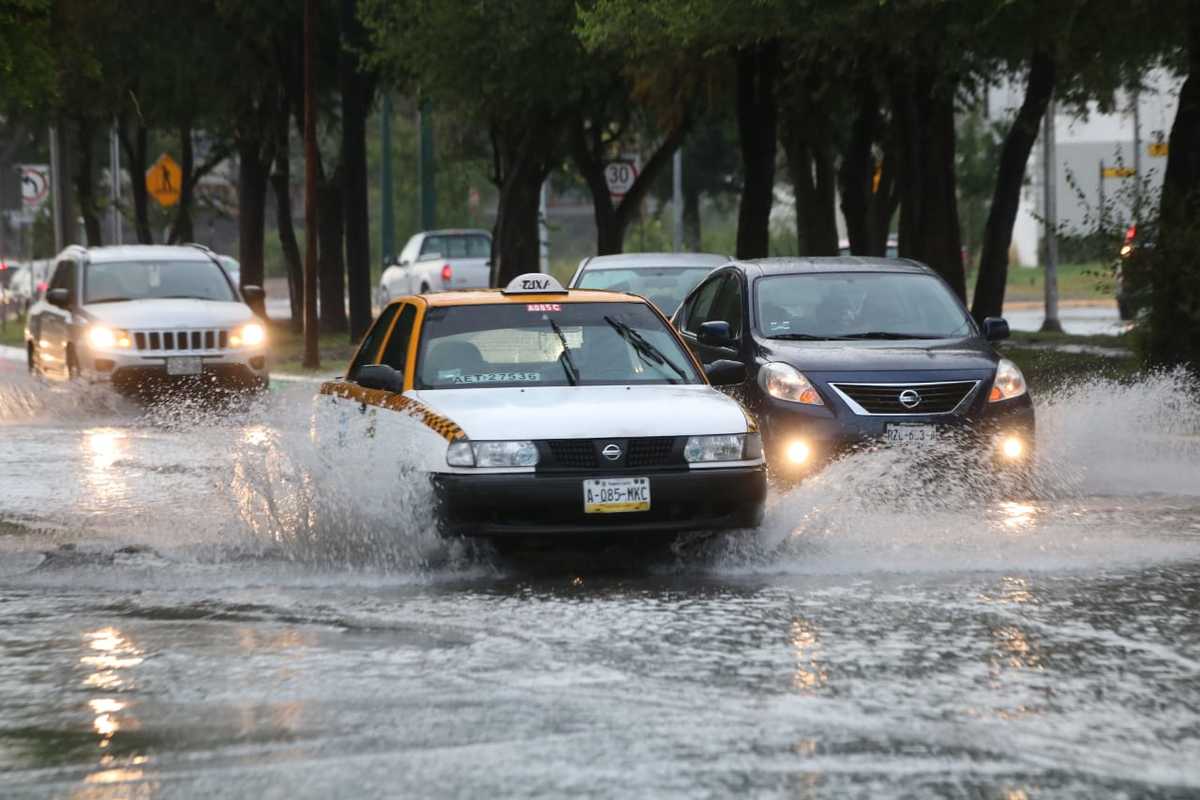 Reportan encharcamientos ante lluvias en área metropolitana. Foto: Especial