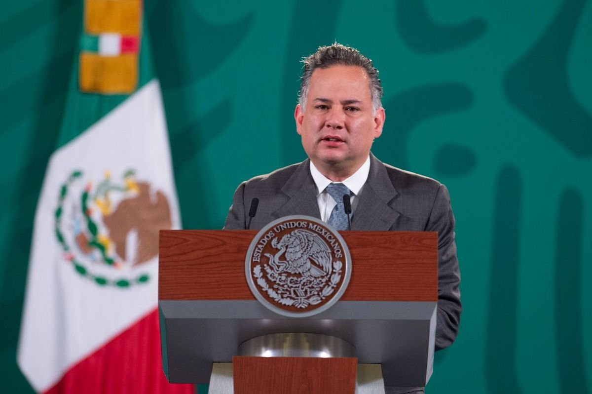 Santiago Nieto agradeció vía Twitter, poder ser el nuevo representante de 39 unidades UIFs. (Twitter)