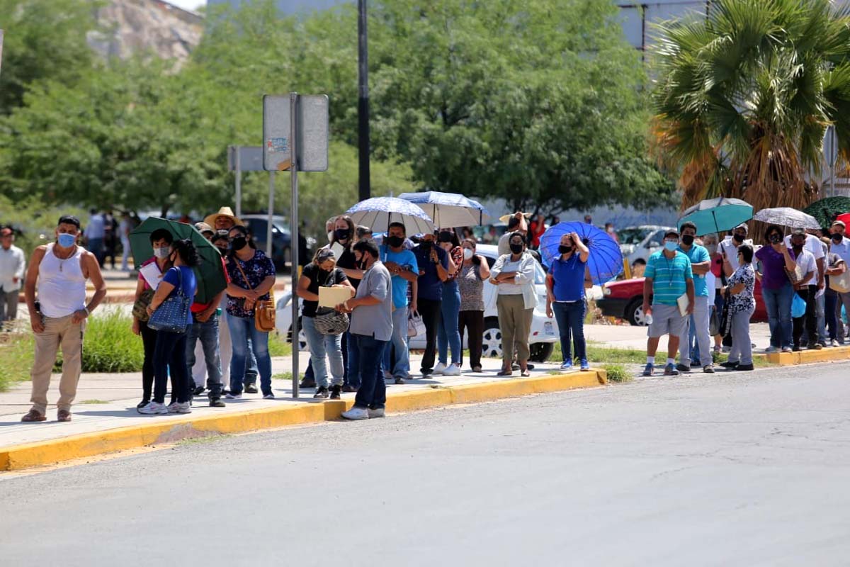 Vacuna para adultos de 50 a 59 años en Gómez Palacio. (Rolando Riestra)