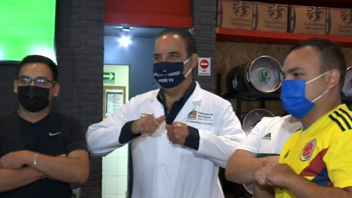 Manuel de la O recorre establecimientos en Nuevo León
