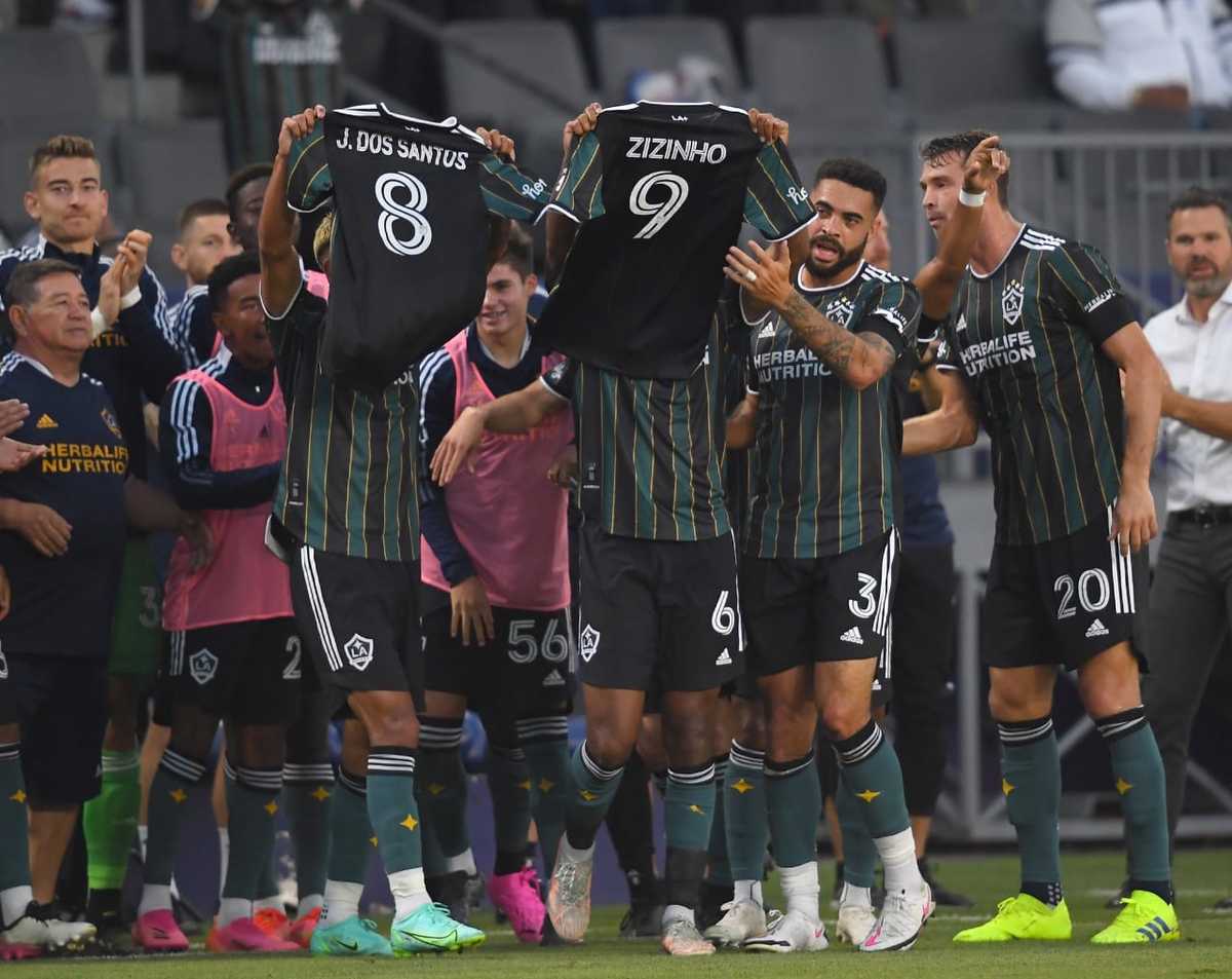 LA Galaxy dedica gol a Jonathan dos Santos y Zizinho (Twitter: @LAGalaxy)