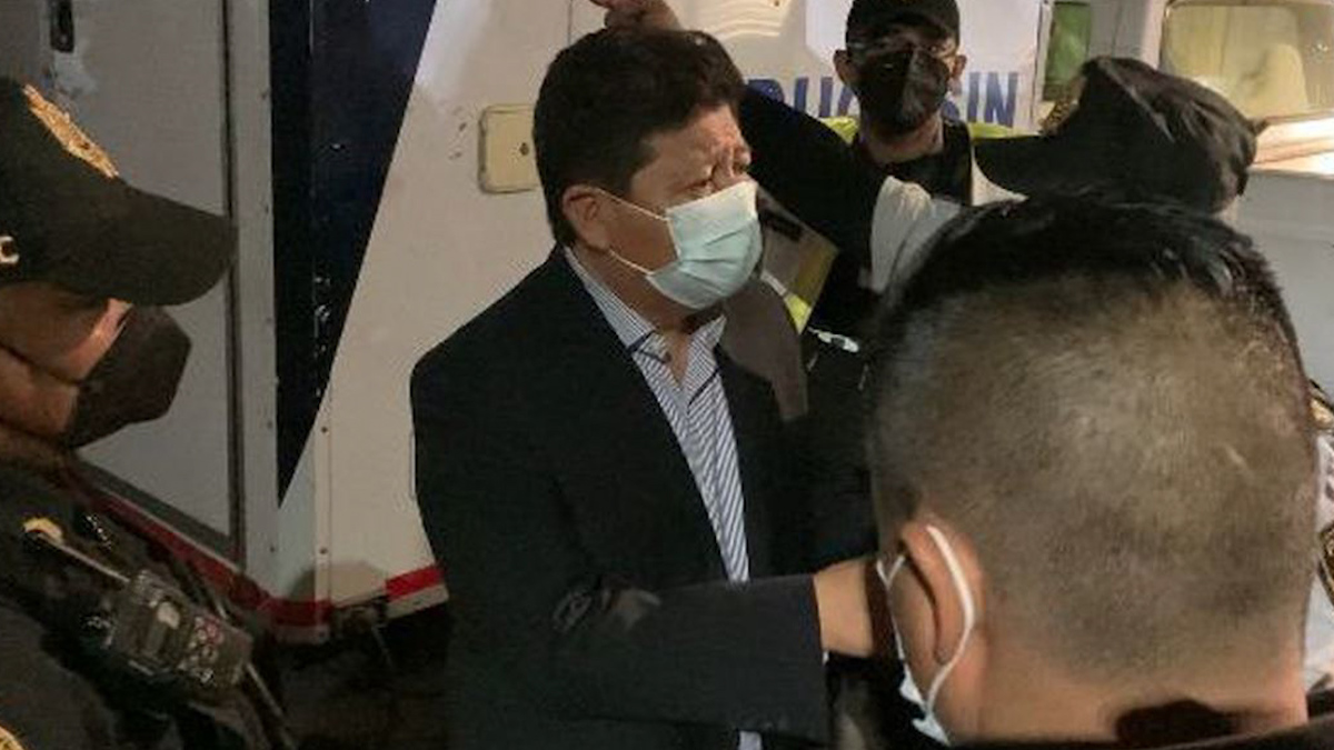 Rubén Cayetano, diputado de Morena, sale del 'Torito'