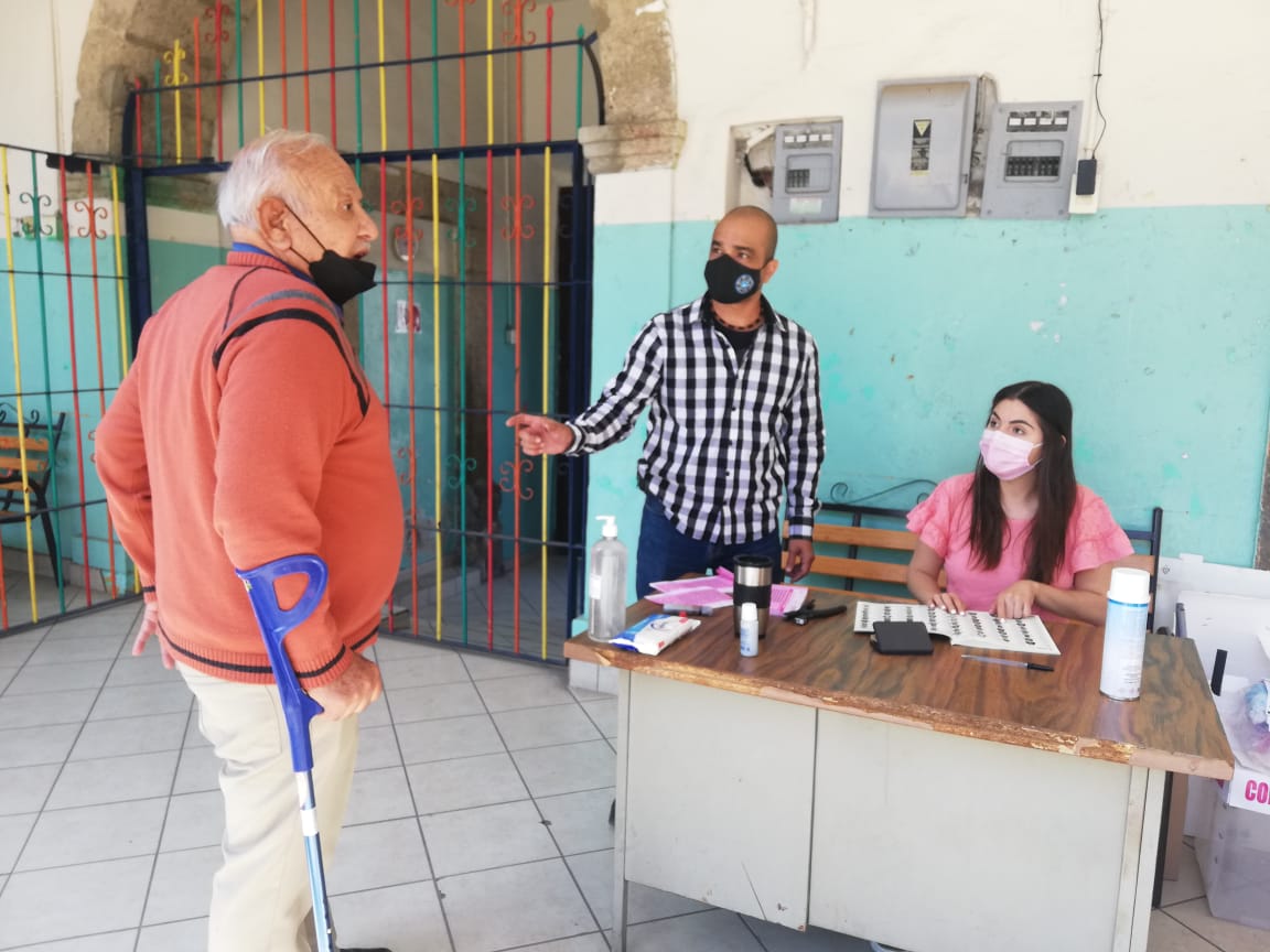Adultos mayores son quienes más han participado. (Josefina Ruíz)