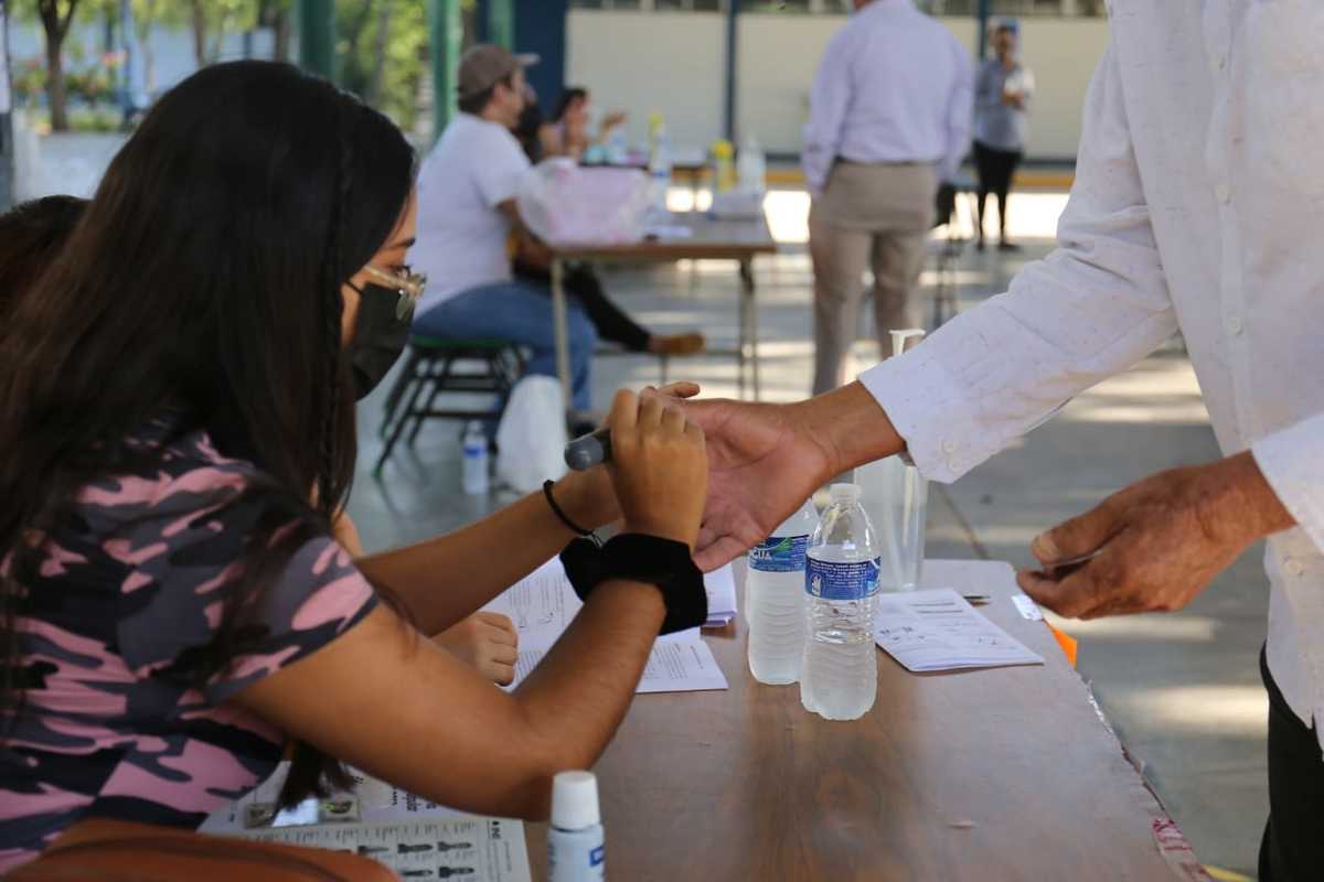 Se alcanzó el 100 por ciento de las 782 mesas receptoras en la entidad. (Rolando Riestra)