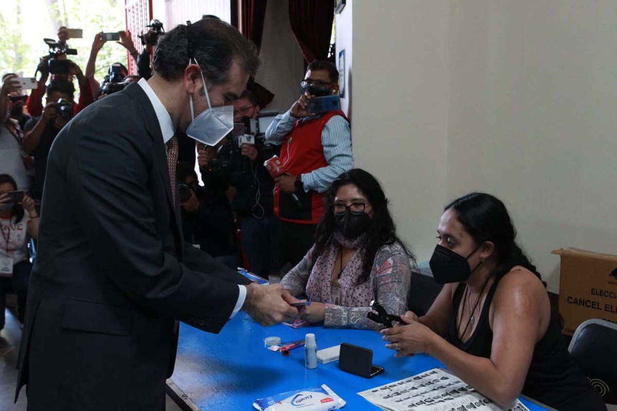Lorenzo Córdova calificó la consulta popular como "tónicamente un éxito". (Tomada de @lorenzocordovav)