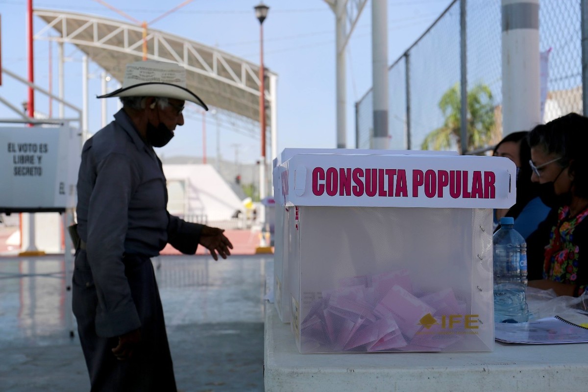 Hubo una cifra histórica de personas que se registraron para observar el desarrollo de la Consulta Popular. (Rolando Riestra)