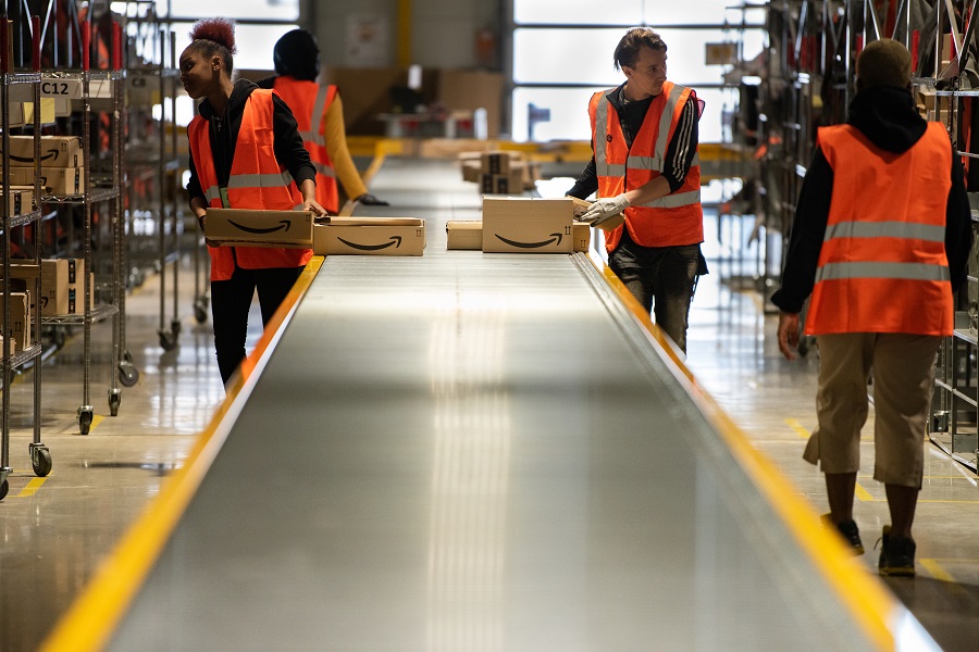 Tras una intensa campaña, los empleados del almacén de Amazon en Bessemer rechazaron la creación de un sindicato. (Shutterstock)