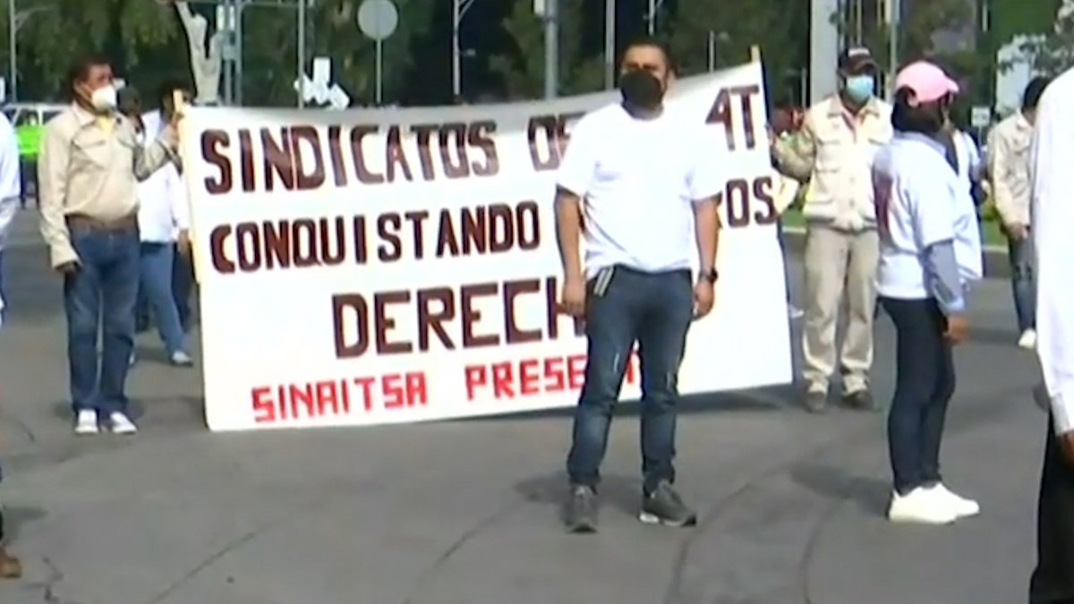 Marchan integrantes del sindicato de petroleros en CdMx