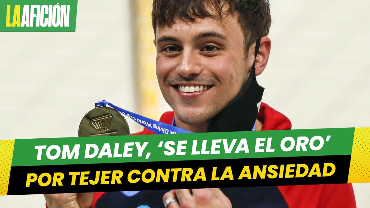 Clavadista Tom Daley se vuelve tendencia por tejer en Tokio 2020