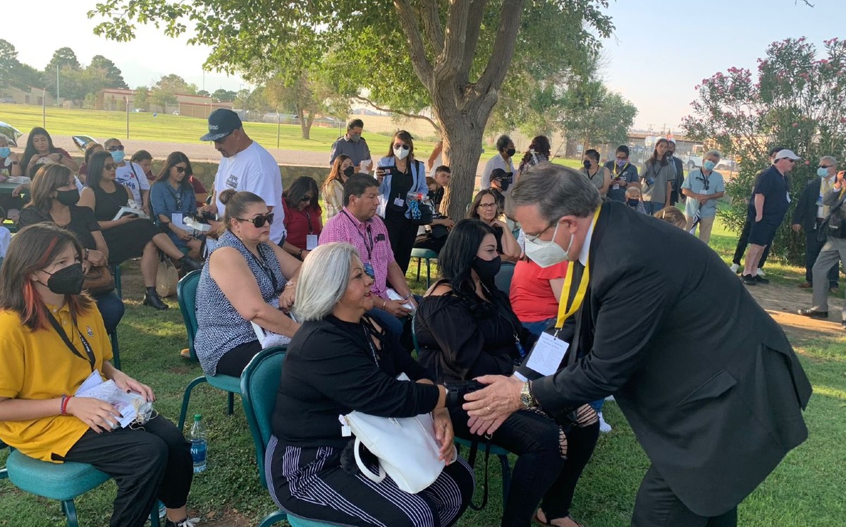 Ebrard estuvo en El Paso, Texas, en la ceremonia para recordar a las víctimas de una masacre en una sucursal de Walmart | Twitter