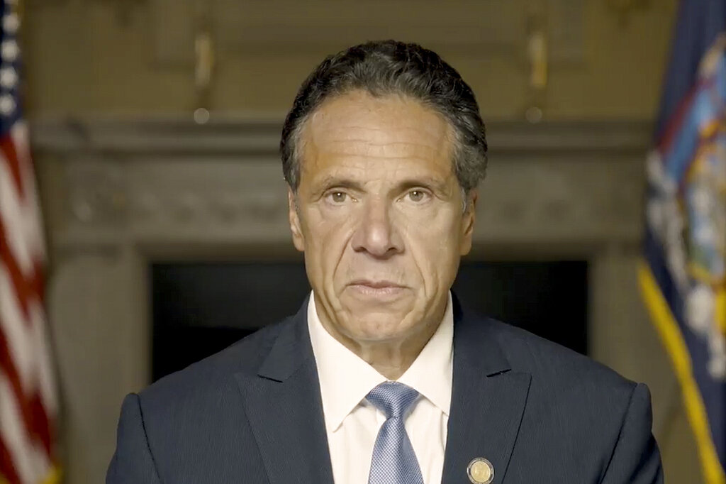 El gobernador de Nueva York, Andrew Cuomo, tiene once cargos por acoso sexual. (AP)