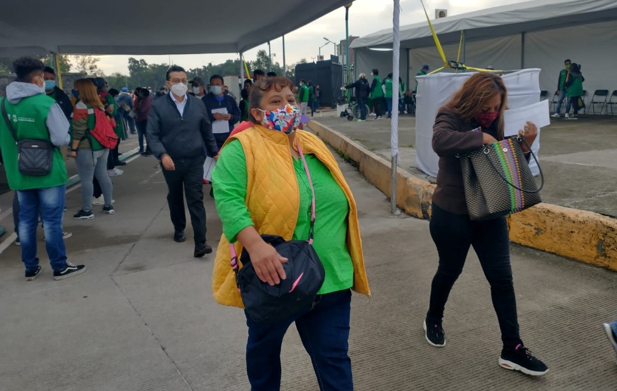 El gobierno de CdMx aplica la segunda dosis de la vacuna AstraZeneca. | Liset González