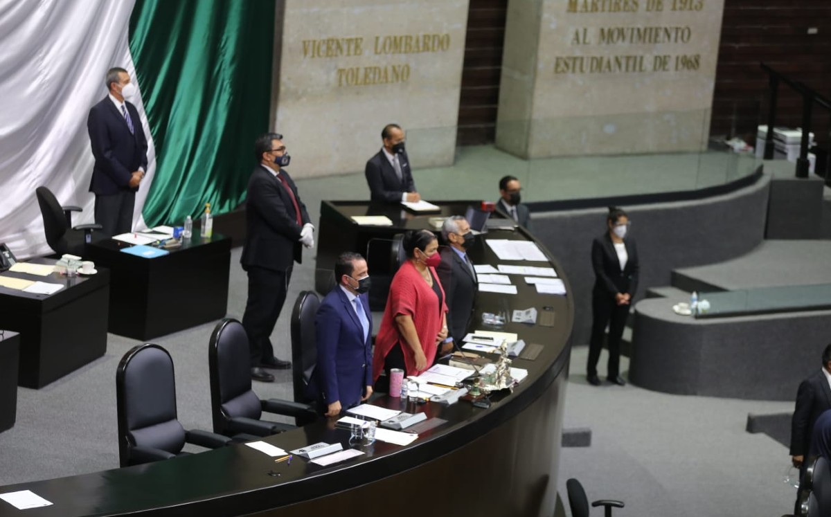 Pleno de la Cámara de Diputados guarda minuto de silencio por muerte de legisladora. | Javier Ríos