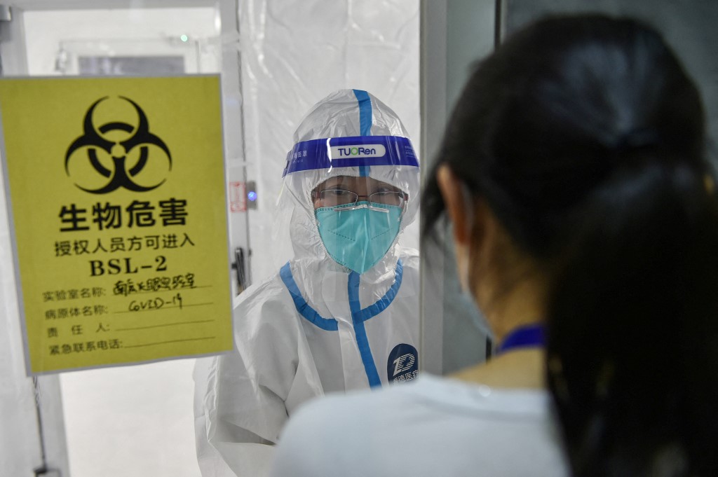 China ha retomado políticas estrictas ante nuevos contagios de covid-19. | AFP