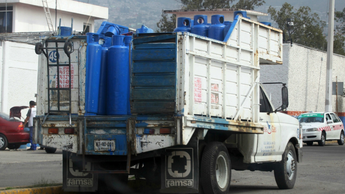 Gaseros continúan en paro contra aplicación de precios máximos