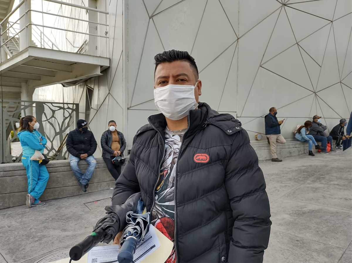 Alejandro Cuevas recibió la vacuna contra el covid-19. (Angélica Tenahua)