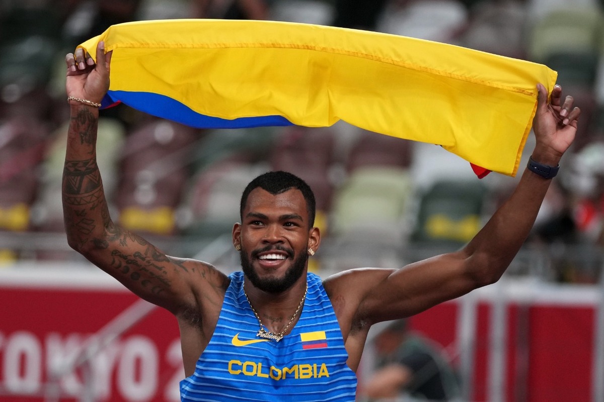 El gran gesto que mostro Zambrano al ganar la medalla de plata (AP)