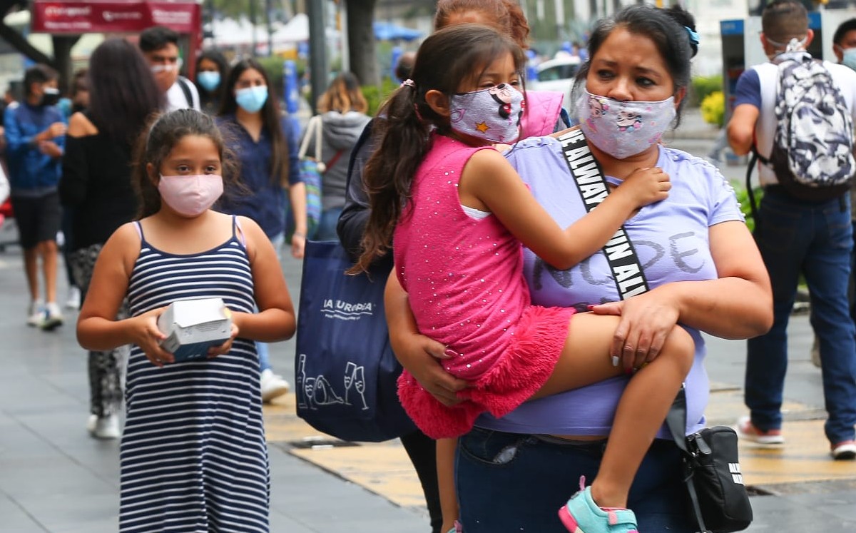 En diferentes países se ha regresado a clases presenciales, aún sin vacunar a la población, destacó Alpuche. | Araceli López