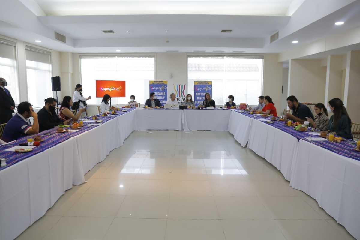Presentación del arranque de la actividad artesanal en La Laguna. (Mauricio Román)