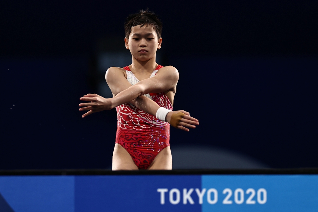 Quan Hongchan, de 14 años, logró un 10 perfecto en Tokio (Retuers)