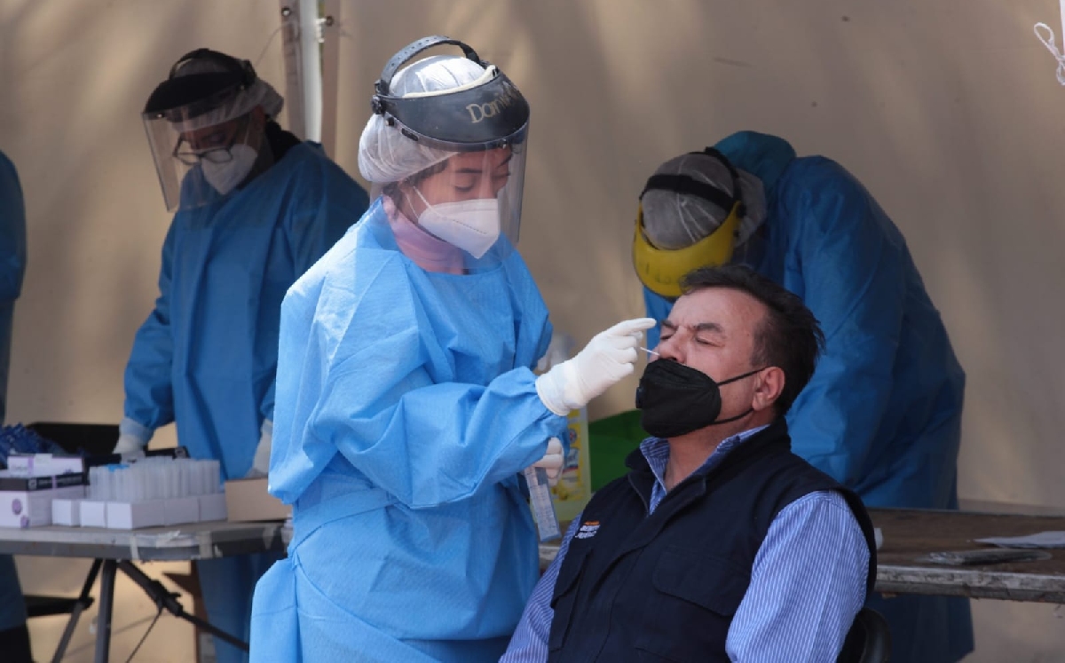 En la tercer ola de la pandemia en México, los contagios y hospitalizaciones continúan en aumento. (Jesús Quintanar)