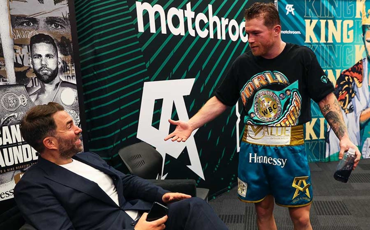 Eddie Hearn y Saúl Álvarez (Mexsport)