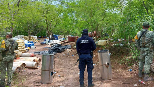 En Sinaloa desmantelan laboratorio de drogas clandestino