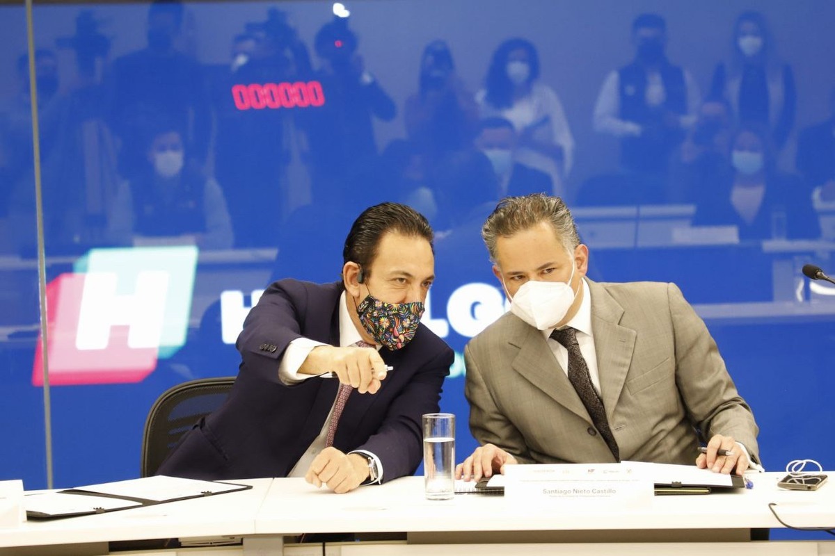 Omar Fayad y Santiago Nieto, titular de la UIF. (Cortesía)