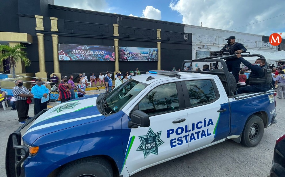Por pelea de adultos mayores, policía llega a fila de 65 y más: Madero