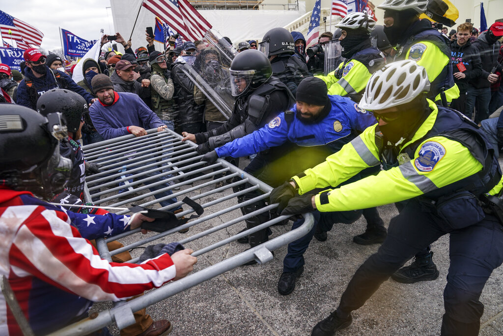 Scott Kevin Fairlamb fue una de las primeras personas en ingresar al edificio durante la toma del Capitolio. (AP)