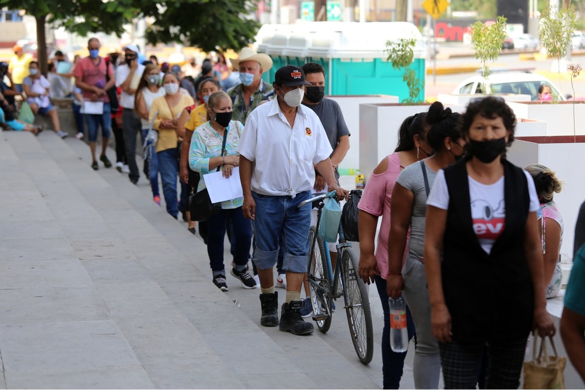 Un 20 por ciento de las pruebas son secuenciadas para la detección de las nuevas variantes del virus. (Mauricio Román)
