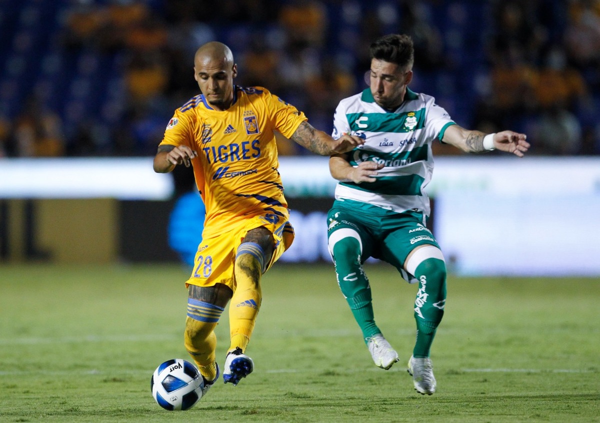 Santos saltó a la cancha como si fuera el local, se paro bien, le metió velocidad y eso le hizo mucho daño a los felinos. (Imago7)