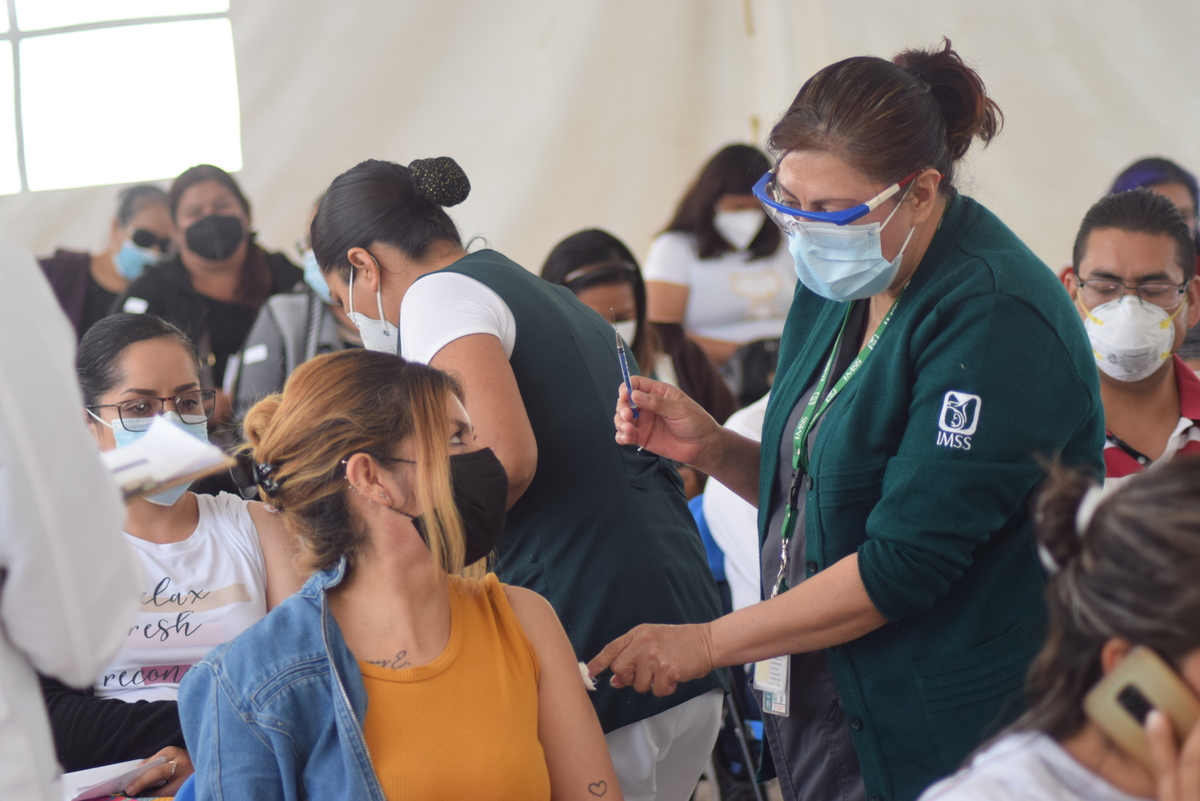 Vacunación para jóvenes en el estado de Hidalgo. (Francisco Villeda)