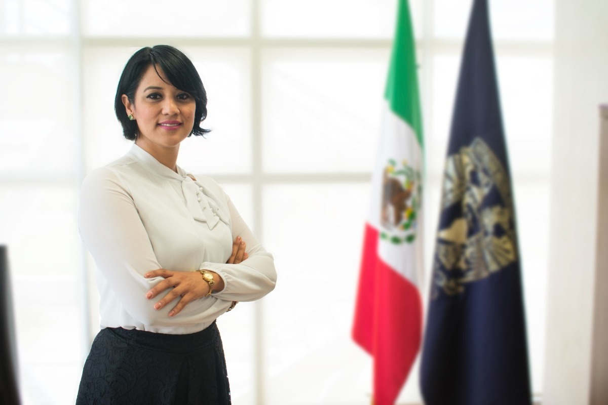 Designan a Dra. Laura Susana Acosta directora de ENES León