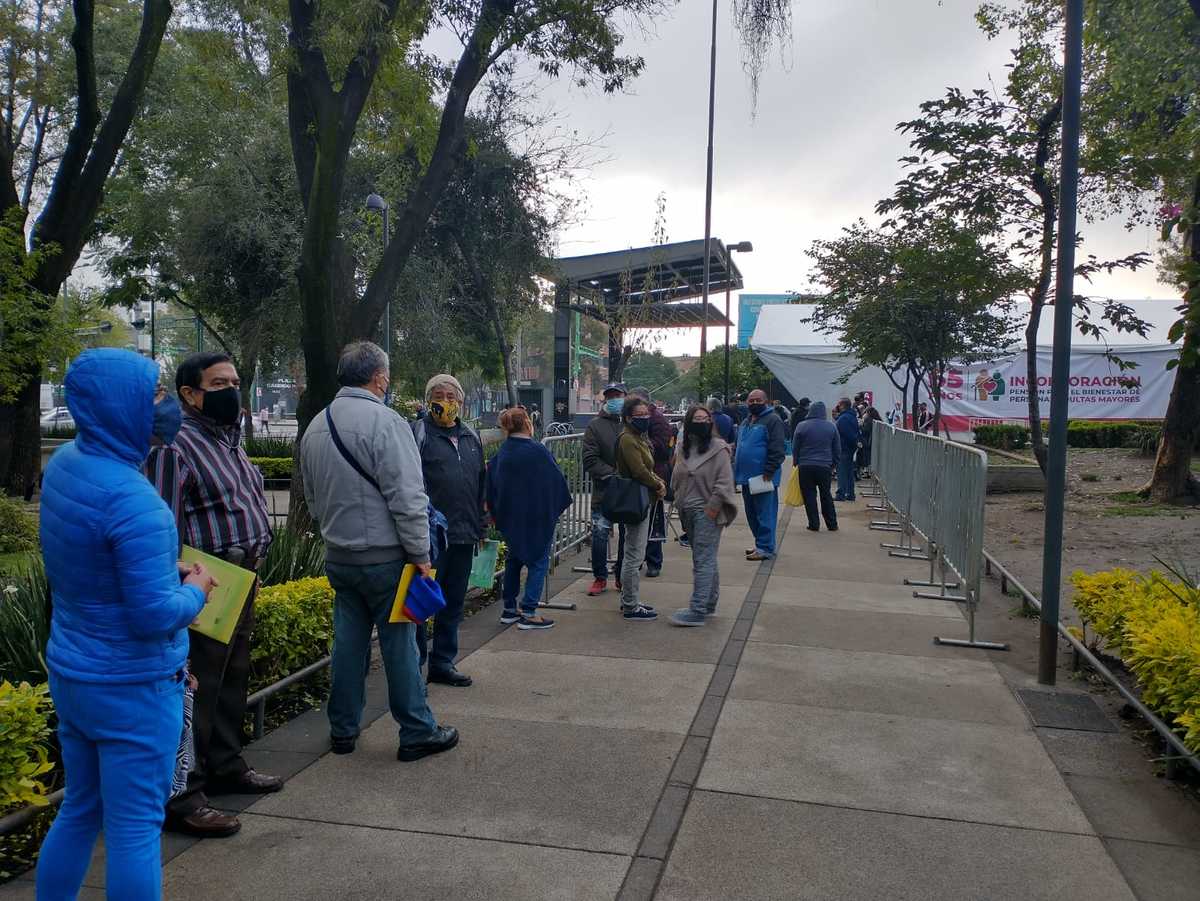 Largas filas en Venustiano Carranza | Liset González