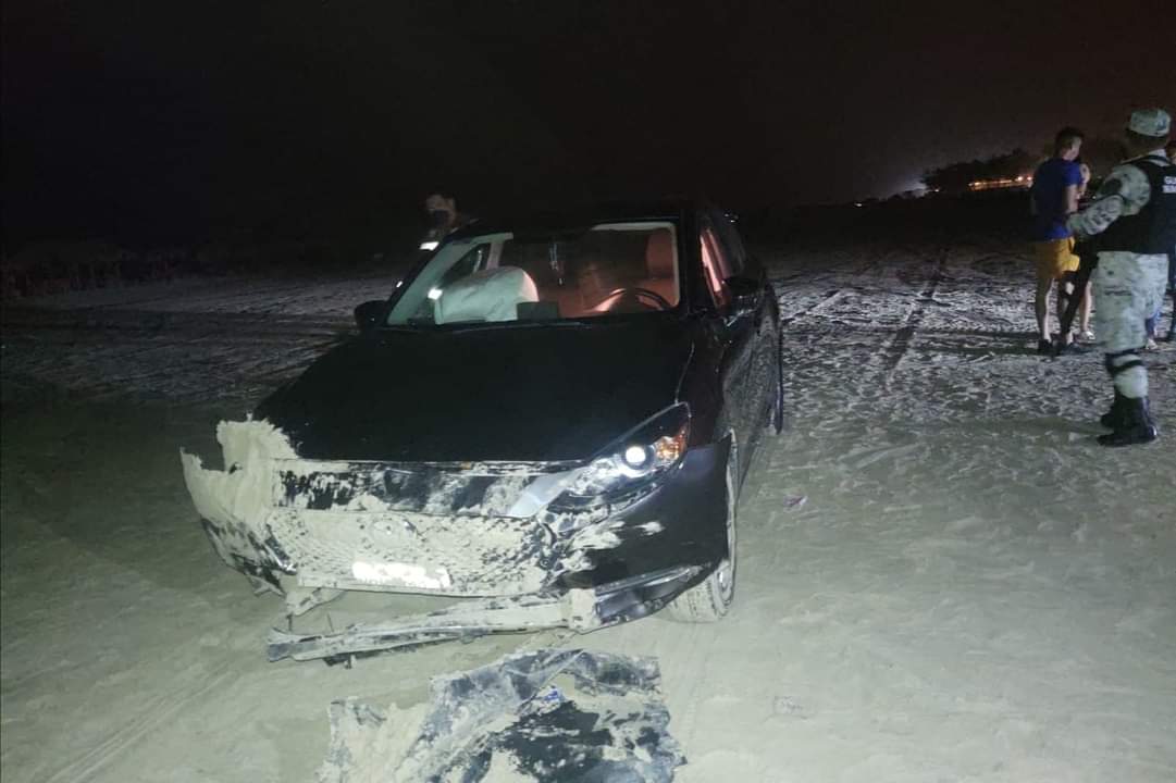Población no respeta horarios en playa Miramar, se registra un accidente vehicular
