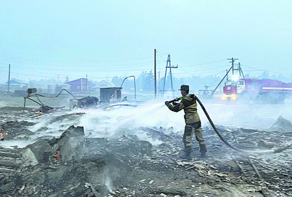 Rusia inició la evacuación de aldeas. AP