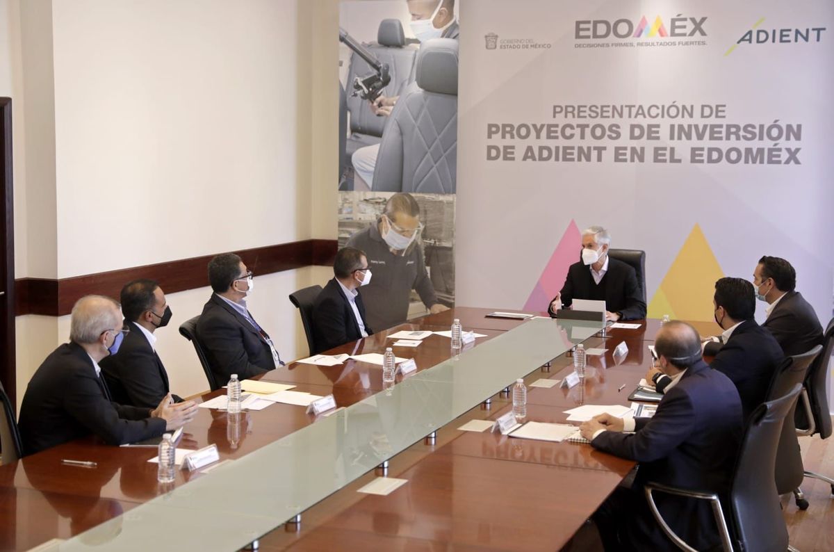 Se reunió con los empresarios.
