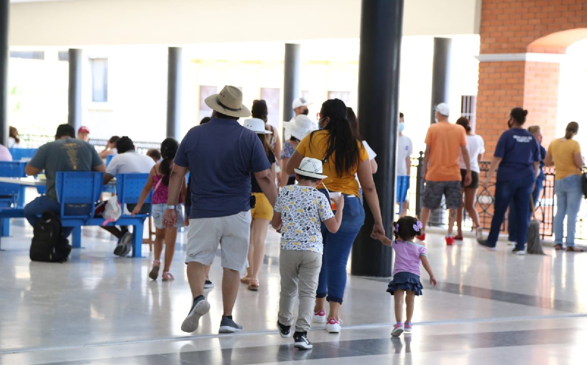 Turistas en Tampico. (Yazmín Sánchez)
