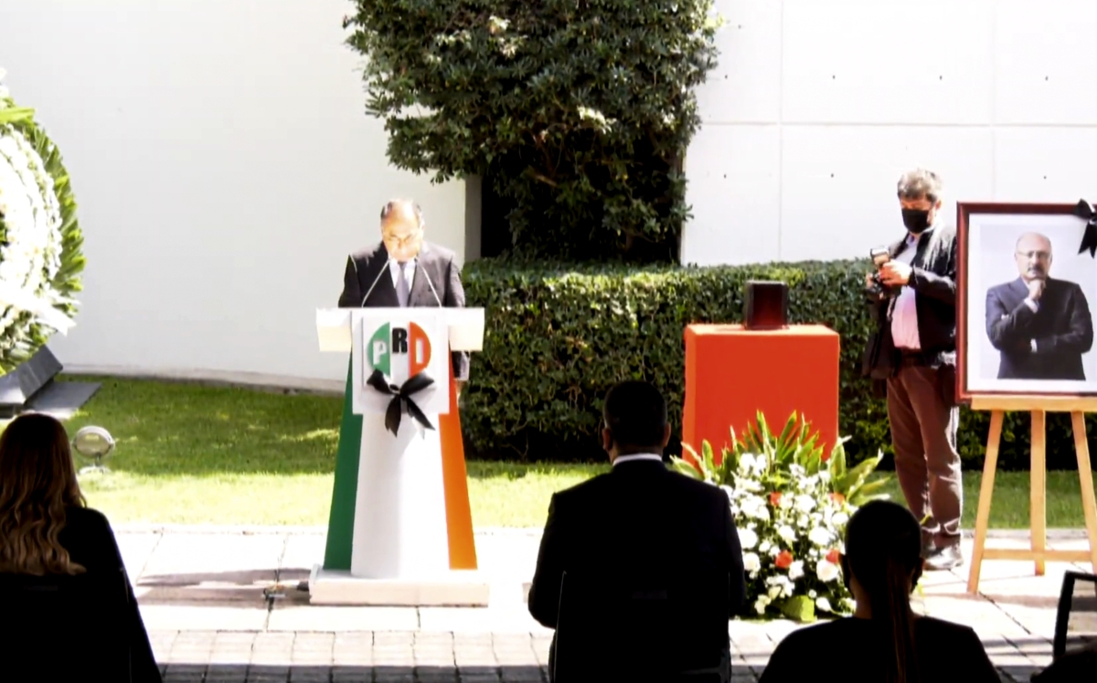En el homenaje luctuoso estuvo presente el gobernador de Guerrero, Hector Astudillo. (Especial)