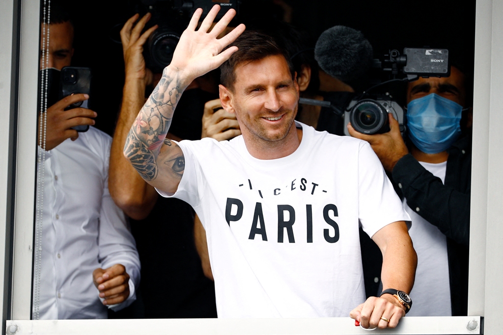 Messi llegó a Francia para fichar con el PSG (AFP)